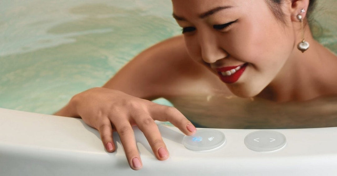 Natural Stone Bathtubs vs. AquateX™ Solid Surface Bathtubs