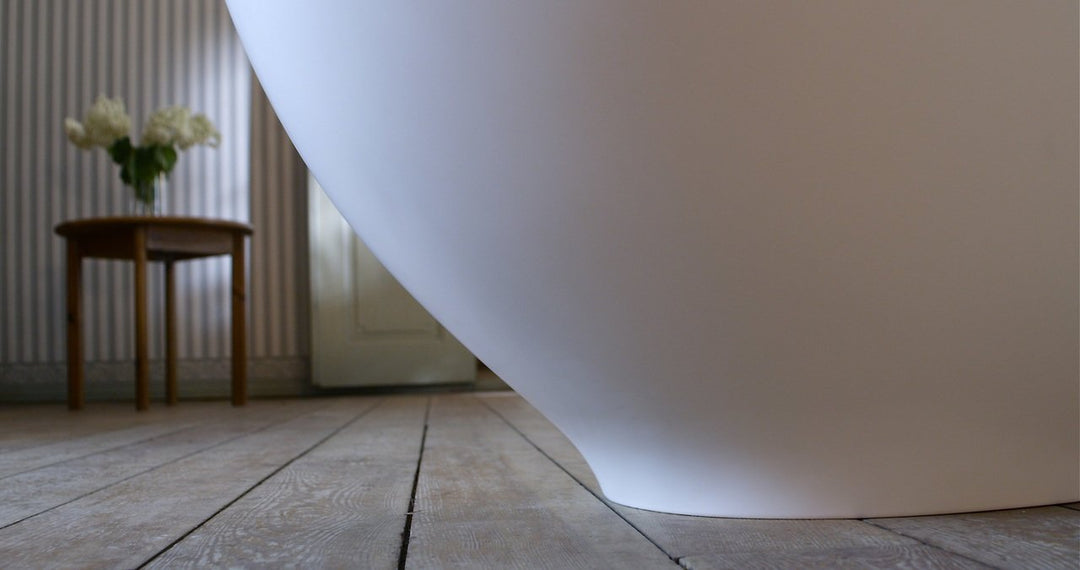 Karolina 2 Freestanding Solid Surface Bathtub