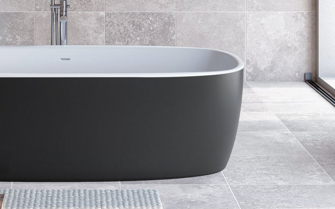 Aquatica Coletta Black-White Freestanding bathTub close-up right sie in ambient