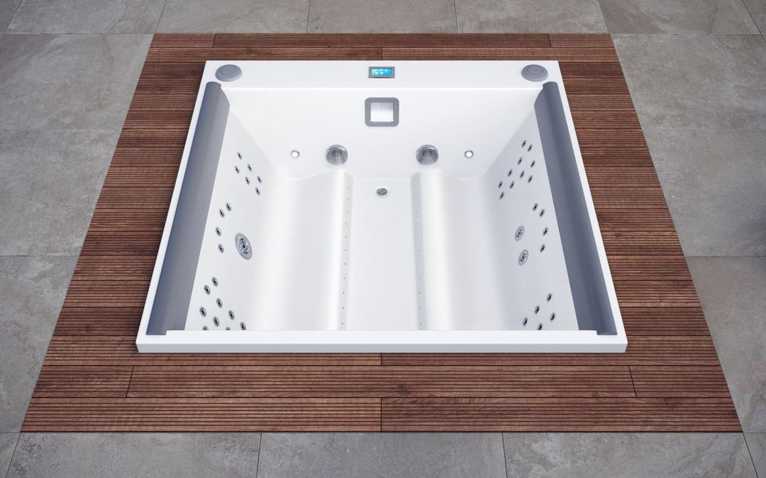 Downtown 2 Built-In Spa