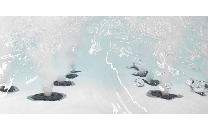 Downtown 2 Built-In Spa