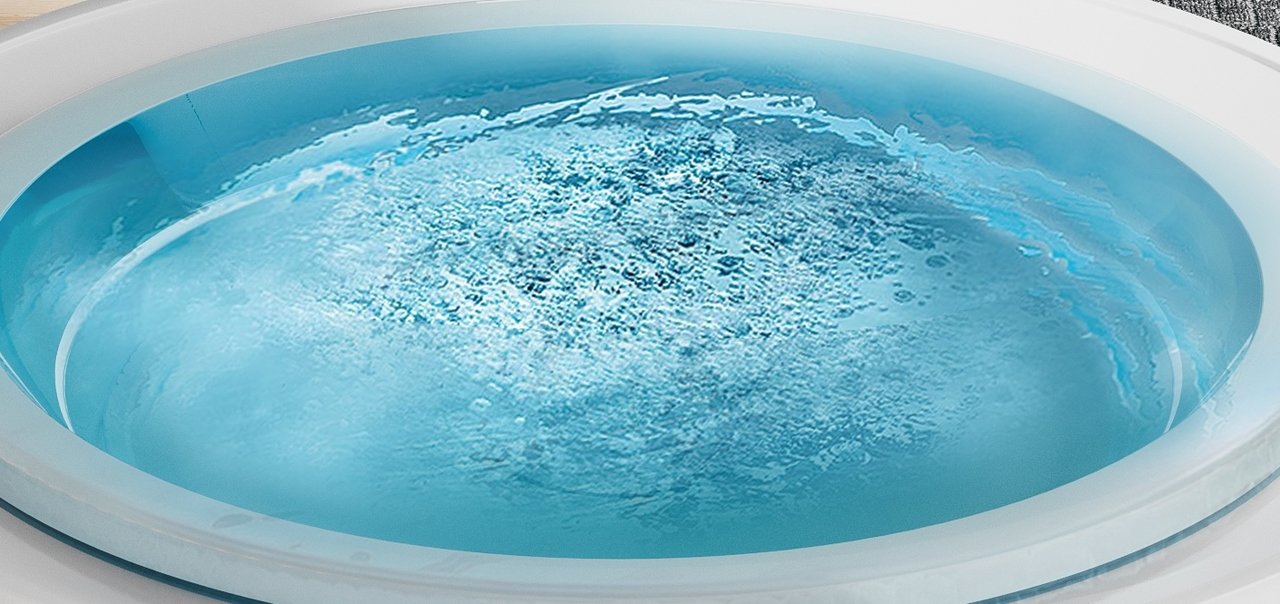 Aquatica Fusion Lineare HydroRelax Jetted Outdoor/Indoor Bathtub (US Version 240V/60Hz)