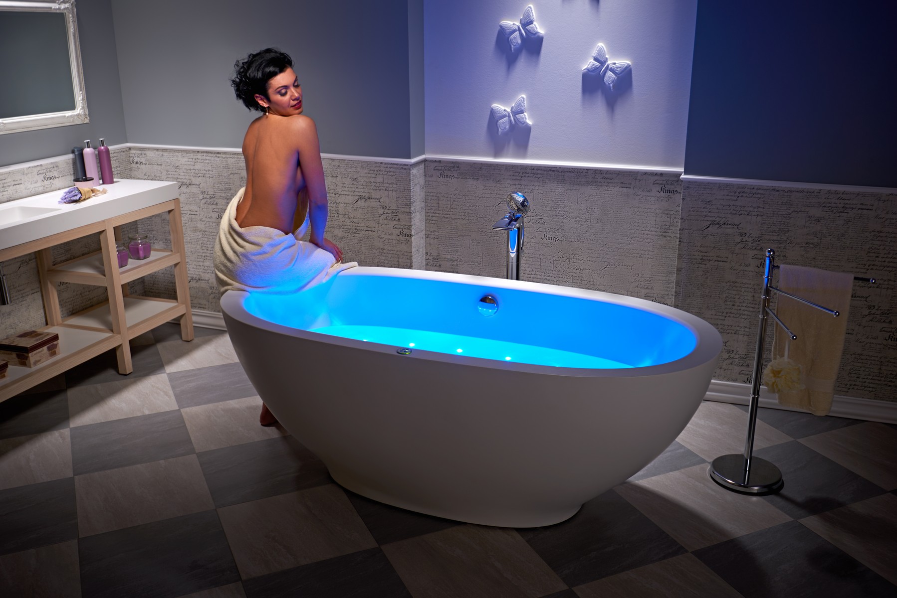 https://www.aquaticausa.com/image/data/Karolina-Relax-Solid-Surface-Air-Massage-Bathtub-Fine-Matte-by-Aquatica-web-(5).jpg